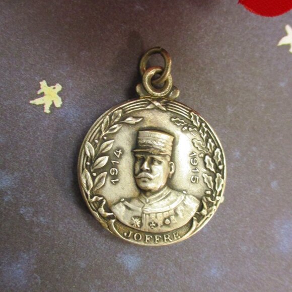 WWI French General Joseph Joffre Medal Locket ~ ANTIQUE Silver Slide Locket - Picture 7 of 13